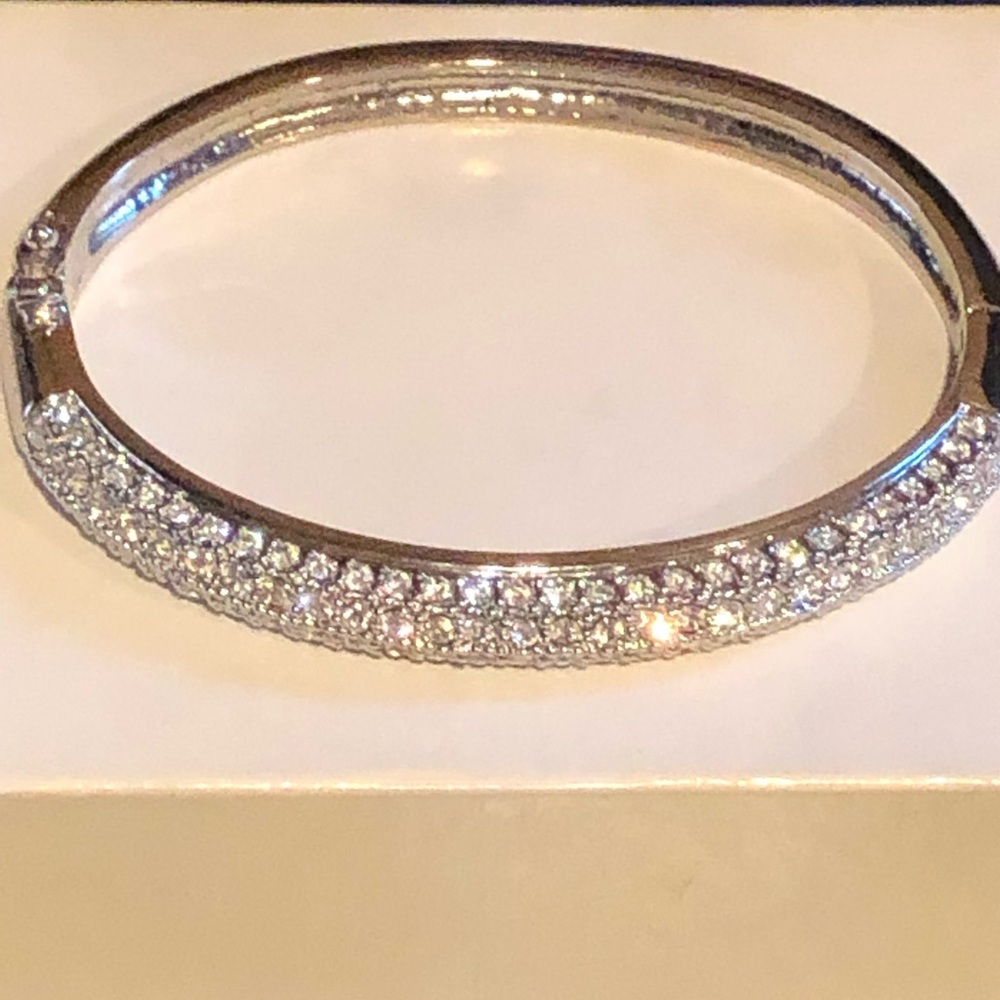 🌴5/$20 crystal bangle bracelet🌴